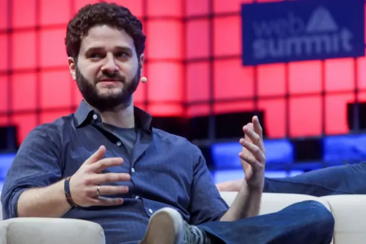 Dustin Moskovitz speaks at a tech conference